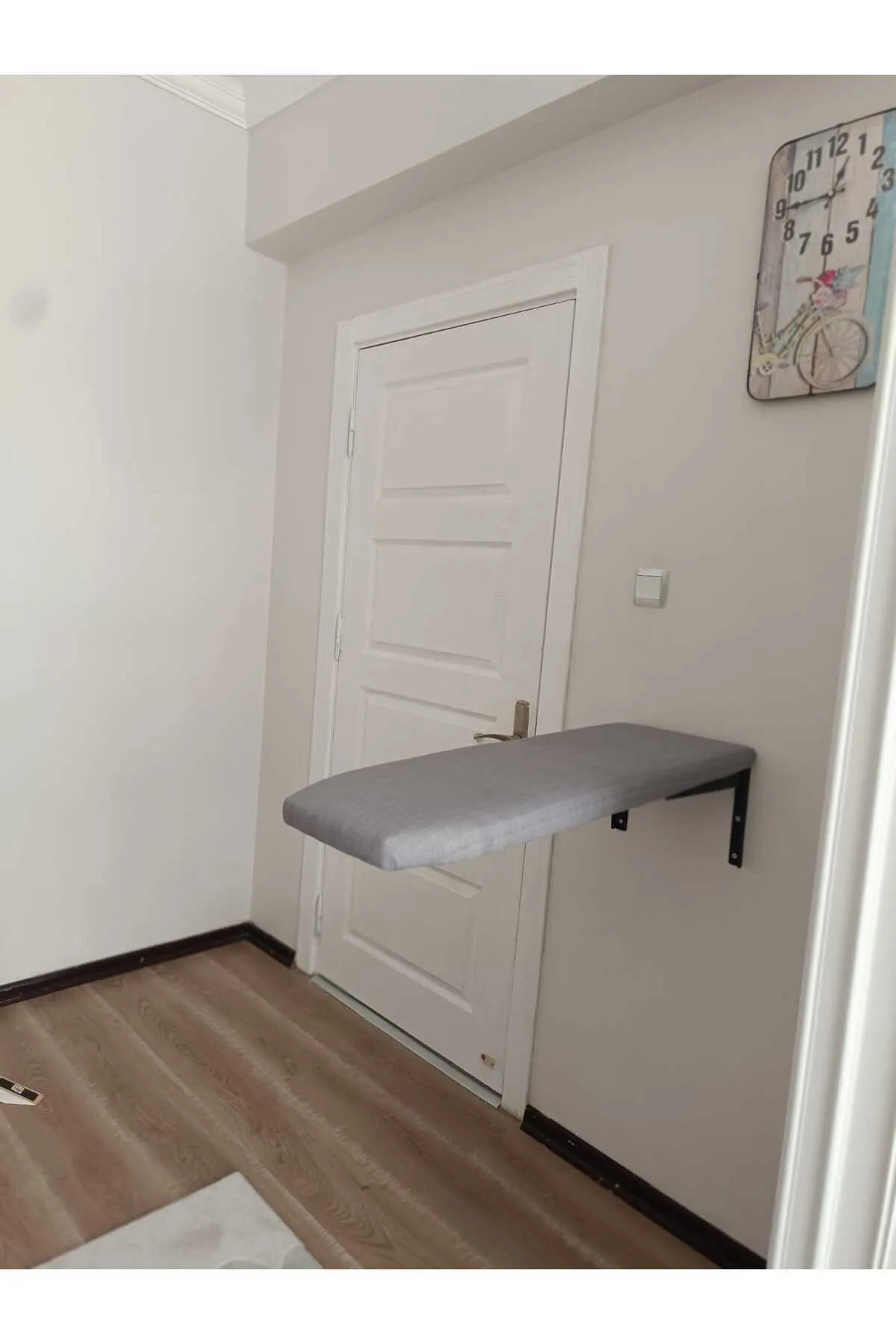Duvara Monte Katlanır Ütü Masası (Pratik ve Şık Çözüm)